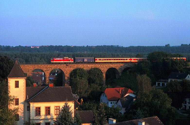 021_2043.017_Viadukt_bei_Emmersdorf_im_letzten_Abendlicht_15.08