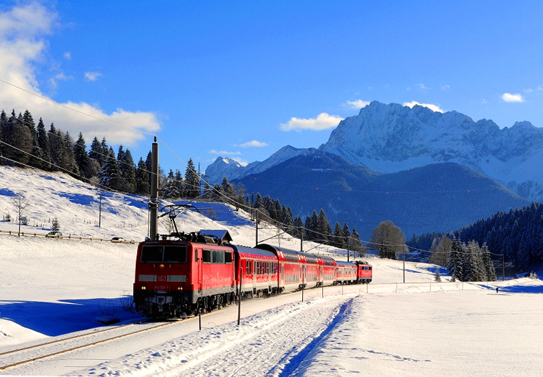 -004 DB 111 170-7 & 111 027-9 bei Klais 05.01.2011 hr