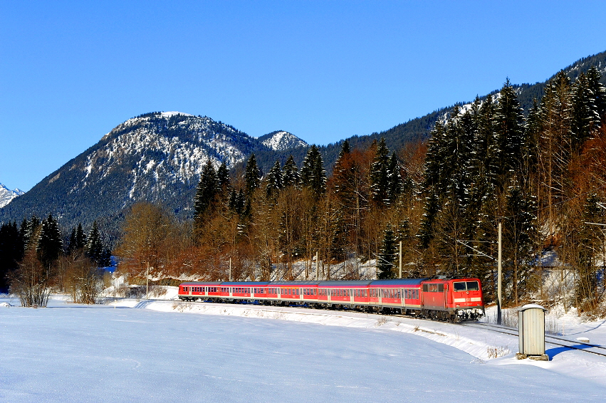 k-001 DB 111 033-7 vor Klais Ri. Mittenwald 05.01.2011 hr