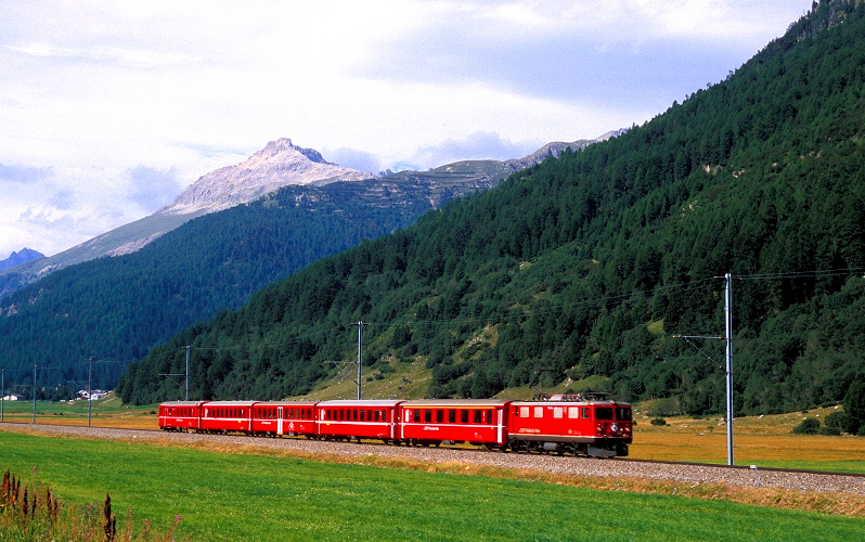 k-002 Ge 4.4 I. bei La Punt-Chamues-ch 23.08.2010 hr