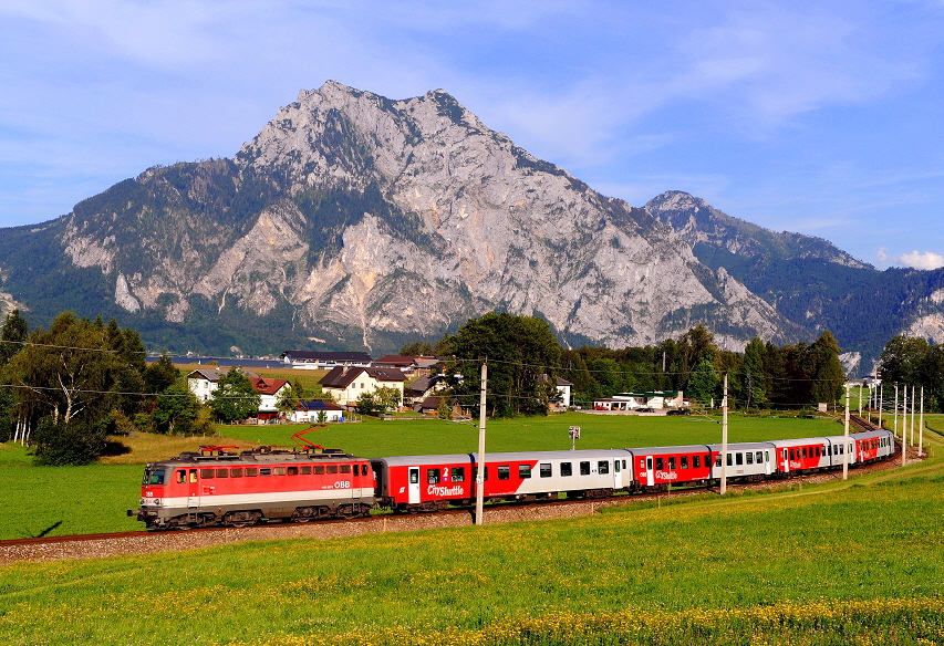 k-002 Salzkammergutbahn 1142 587-3 bei Altmnster am Traunsee Ortsteil Ebenzweier 16.07.2011 foto herbert rubarth