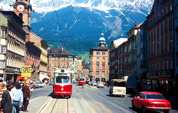 k-005 Tw. 63 Maria- Theresia Str. Zentrum ca. 1971foto gustav stehno