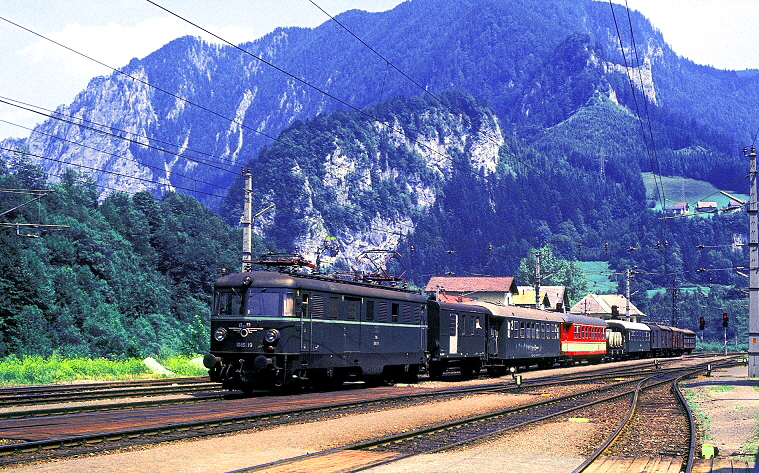 k-007 BR 1046.019  R 3512 Amstetten- Selzthal 13.07.1985 foto gustav stehno