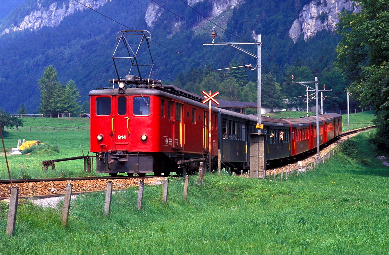 k-010 Brnigb. Deh 4.6 bei Meiringen aus Ri. Brnigpass 15.08.1988 foto klaus kampelmann