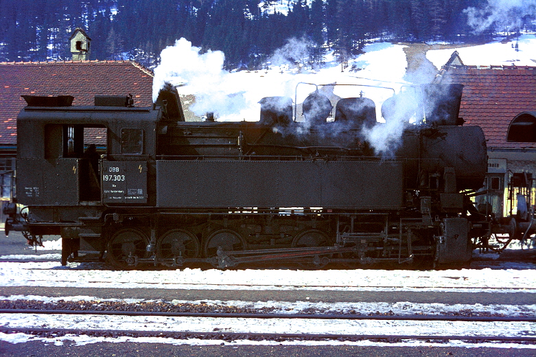 k-011 Erzbergbahn BB 197.303 vermutl. Bf. Vordernberg- Markt ca. 1975 foto heinz block slg.hr