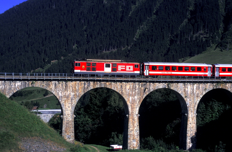 k-011 MGB Val Giuv Viadukt 25.07.2002 hr