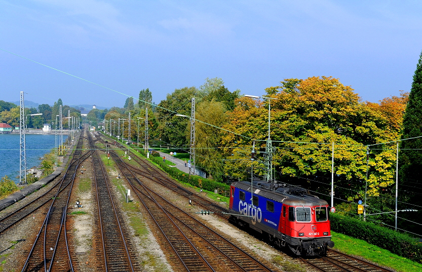 k-017 Re 4.4 SBB Cargo in Lindau HBF mit Bodenseedamm 29.09.2011 hr