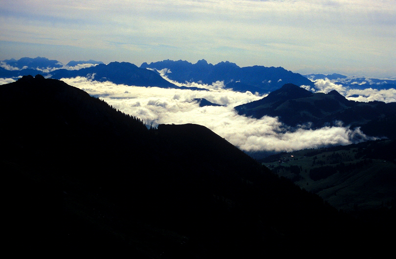 k-020 abendlicher Blick vom Wendelstein i. Ri. Bayrischzell 18.08.2007 hr