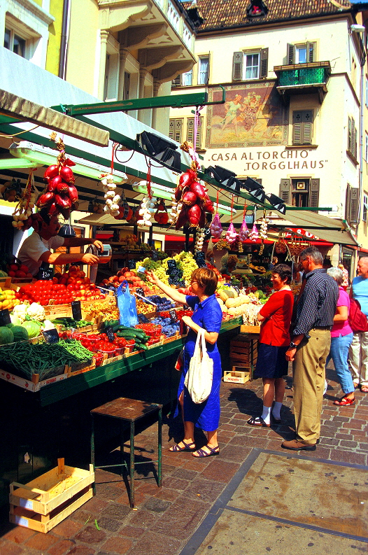 k-022 Obstmarkt Bozen 2005