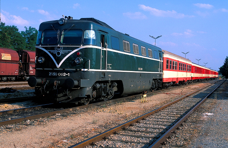 k-026 Mistelbach- Laa a. d. Thaya 2050.002 Bf. Laa 09.08.1999 foto herbert rubarth