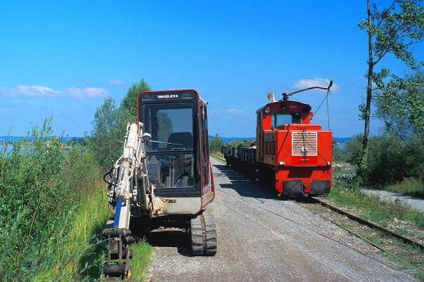 k-032 Lok Heidi auf dem Rheindamm M�ndung 19.08.2006