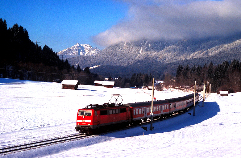 k-107 Karwendelbahn BR 111 vor Klais 02.01.2009 foto herbert rubarth