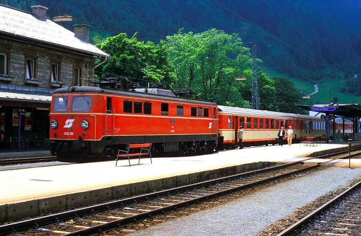 k-AB026 1110.18 Bf. St. Anton a. Arlberg 28.07.1985 foto herbert rubarth