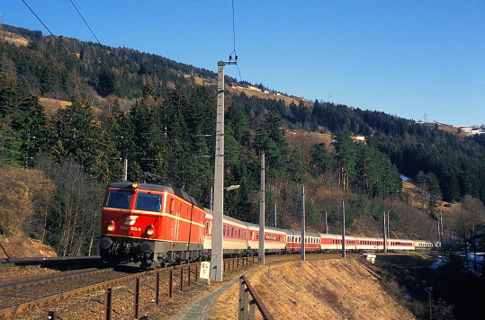 k-BB005 1044.123-6 bei Patsch 13.02.1993 foto johannes schmoll