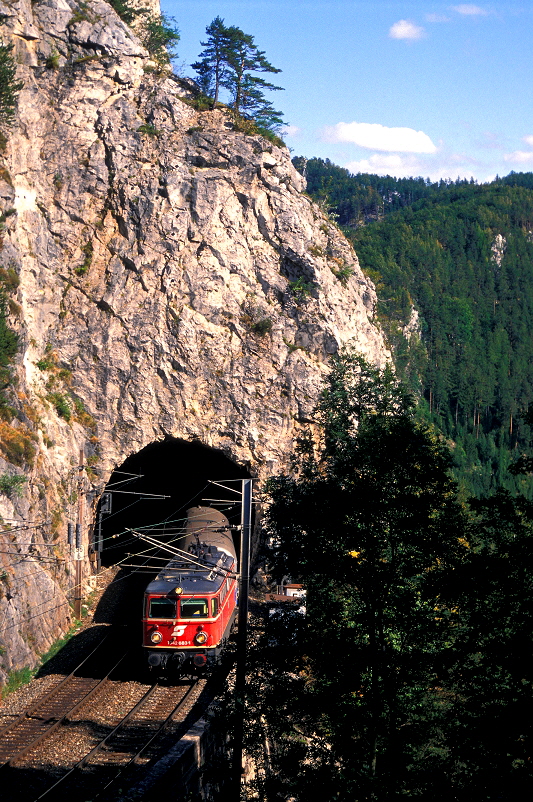 k-SEM006 1042.683-1 Weinzettelwandtunnel bei Breitenstein 31.08.1992 foto herbert rubarth