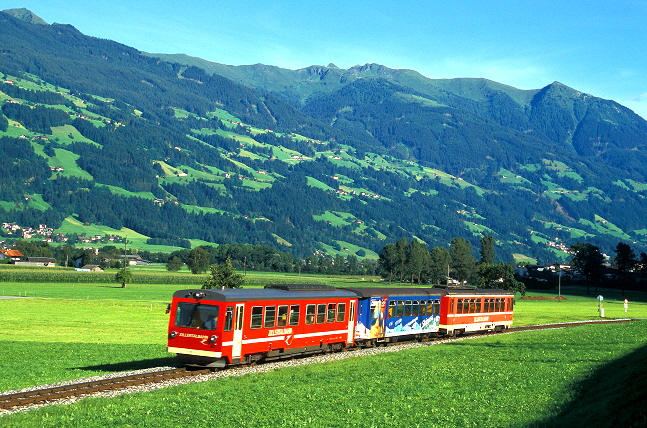 k-ZB 018 Triebwagen bei Strass 11.08.2008