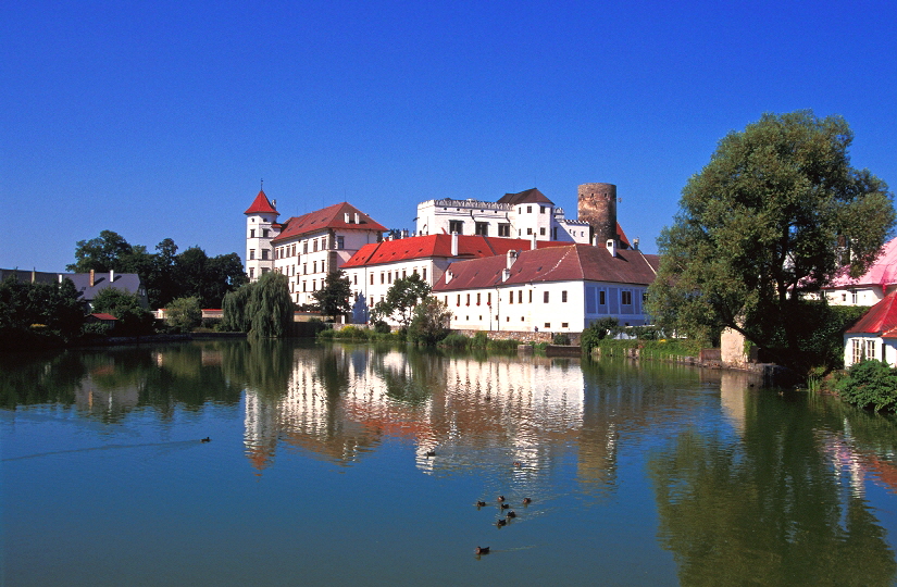 k-002. Schloss Jindr.Hradec 04.07.1996 hr