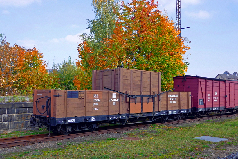 k-006. DR Schotterwagen im Bf. Zittau 15.10.2019 hr