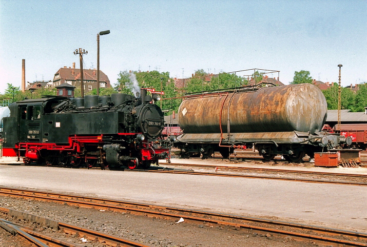 k-1993-05-18_DR Zittau_099 751 (99 1787) an Dieseltankstelle Zi