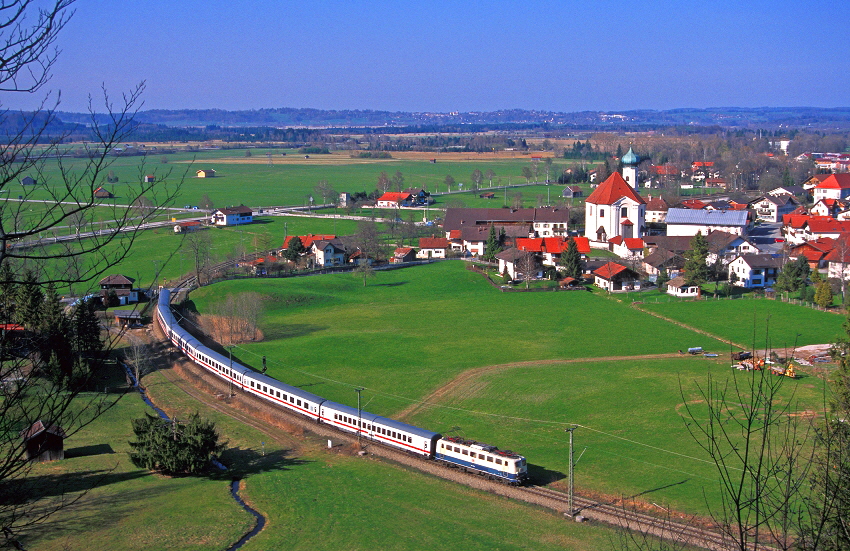 k-401. Mnchen-GAP bei Eschenlohe 30.03.2002 hr.  