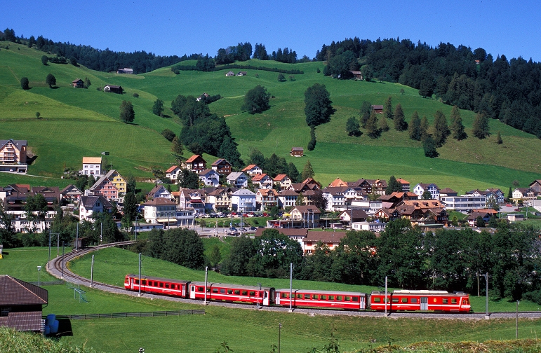 k-023 Kurve bei Urnsch 03.09.2010 foto herbert rubarth