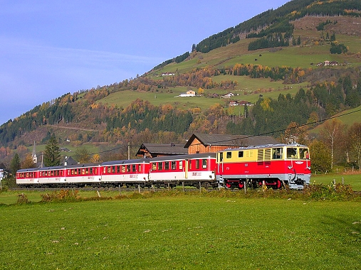 k-PLB 013 2095.01 zw. Burgwies & Stuhlfelden 27.10.2008 mit Sch�lerzug patrick aulbach